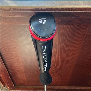 TaylorMade Stealth Black and Red Headcover